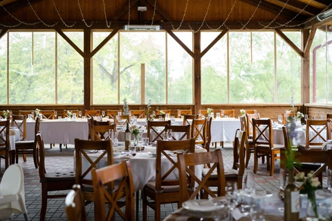 Hostina, Heroutice