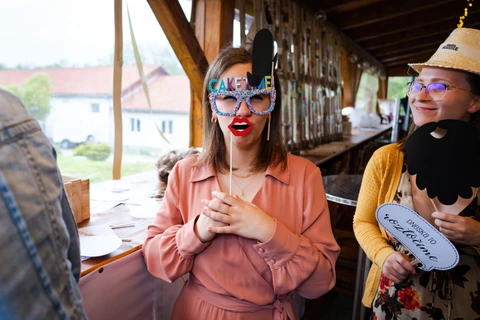 Vtipné masky, svatebčané