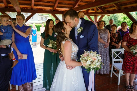 Ze svatby — Svatba Jany a Petra, restaurace Dašické sklepy