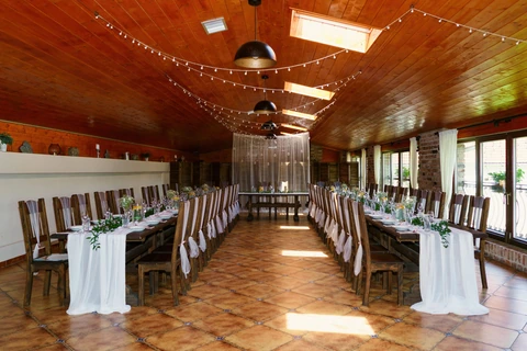Ze svatby — Svatba Jany a Petra, restaurace Dašické sklepy