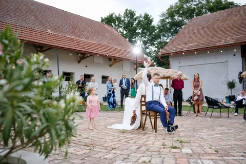 Novomanželský kvíz, Villa Fresco