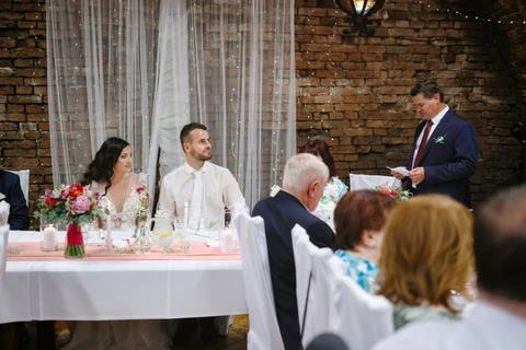 Tatínek přeje ženichovi, Dašické sklepy