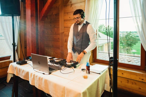 DJ na svatbě, svatba Golf resort Kunětická hora