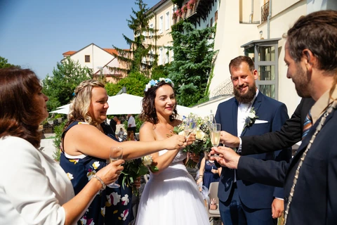Přípitek po obřadu