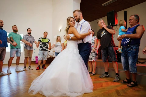 První novomanželský tanec