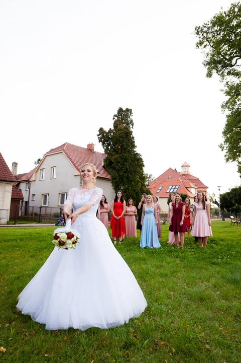 Házení kytice