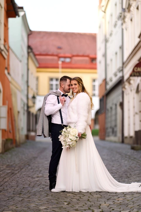 Novomanželský portrét, centrum