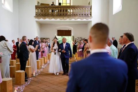 Vybrané a nejzajímavější svatební fotografie roku 2025